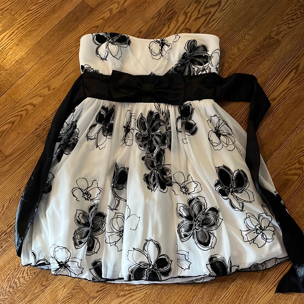 Strapless dress